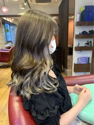 セミロング カラー SALOWIN GINZA所属・✨ツヤ髪デザイナー ✨ひかり✨のヘアスタイル