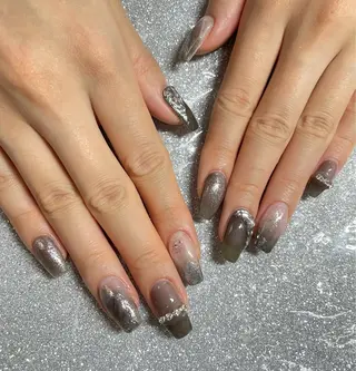 ネイル VIERU 🌈🎀💖のネイルデザイン