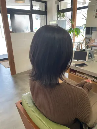 ミディアム サイトウ アヤナのヘアスタイル