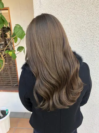 ロング カラー 梅田 NU茶屋町gotoday所属・kana .オリーブ /ナチュラルヘアのヘアスタイル