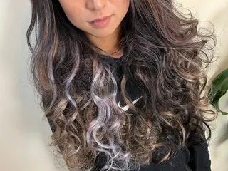 ロング カラー WEST O LAND所属・WEST OLAND 安藤のヘアスタイル