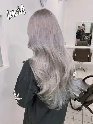 カラー ロング ヘアアレンジ LuciA RIANAのヘアスタイル