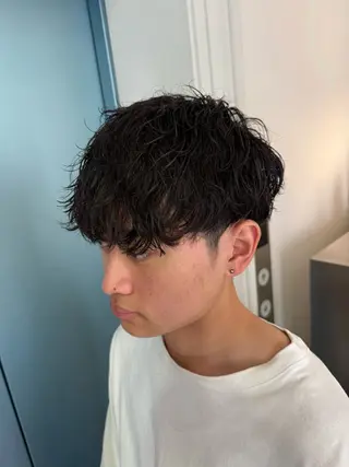 ショート パーマ メンズ 溝口 槙里也のヘアスタイル