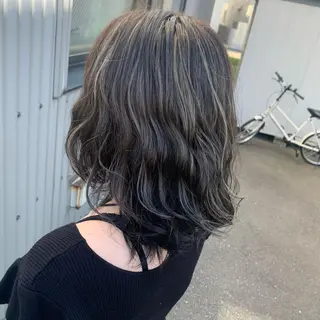 カラー newi TATSUのヘアスタイル