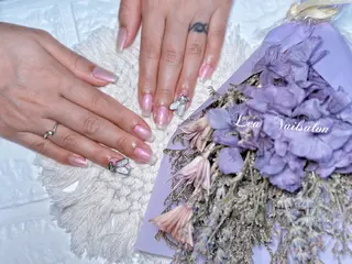 ミディアム カラー ネイル Lea NAILsalon所属・Le’a NailSalonのネイルデザイン