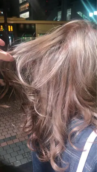 セミロング カラー 海外風レイヤーカット 👑店長　平松　由のヘアスタイル