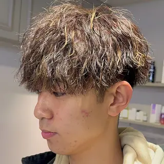 ショート パーマ ヘアアレンジ メンズ 顔まわりカット の達人のヘアスタイル