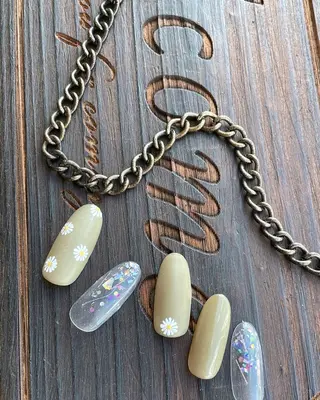 ネイル マツエク・マツパ 髙橋 敦子のネイルデザイン