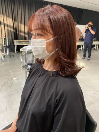 ミディアム カラー パーマ ヘアアレンジ メンズ キッズ ネイル マツエク・マツパ 盛れる前髪／レイヤー カット／艶髪髪質改善のヘアスタイル