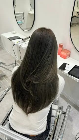 ロング カラー RAFTOKYO 渋谷所属・RAFTOKYO 小林  梓のヘアスタイル