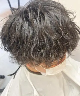 ショート パーマ メンズ 三浦 寛都のヘアスタイル