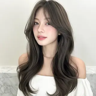 ロング カラー Attrait .のヘアスタイル