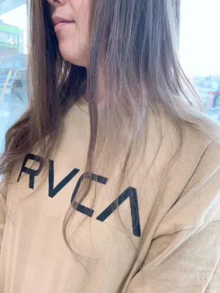 セミロング カラー ヘアアレンジ 白髪ぼかしハイライト 柳川拓哉のヘアスタイル