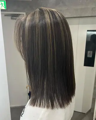 セミロング カラー ロエ平尾山荘所属・ショート/ハイライト /平尾/薬院/綜一郎のヘアスタイル