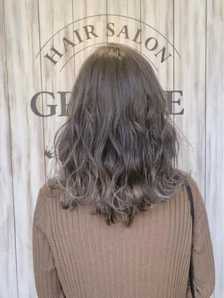 ロング カラー GRANDE アオキのヘアスタイル