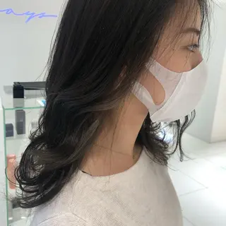 ミディアム カラー 古屋 花織のヘアスタイル