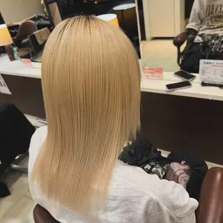 セミロング カラー 西村 亜弥のヘアスタイル