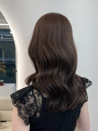 セミロング WHITELY     Shibuya所属・プライベートサロン Akane🤍のヘアスタイル