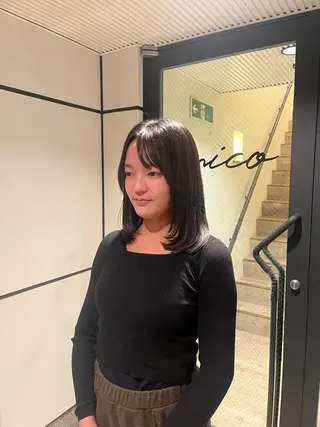 ミディアム 山本 彩香のヘアスタイル