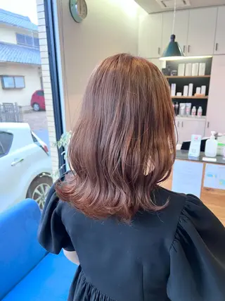 セミロング カラー ツキダテ ユイのヘアスタイル