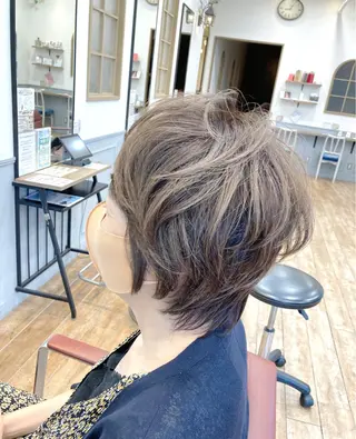 ショート カラー 菅原 綾のヘアスタイル
