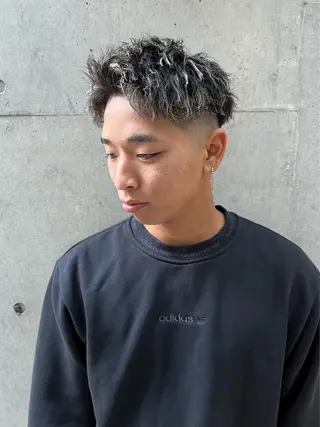 ショート カラー パーマ メンズ 豊崎 佑輔のヘアスタイル