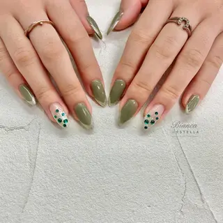 ネイル Mojyam nail所属・松本 実咲のネイルデザイン