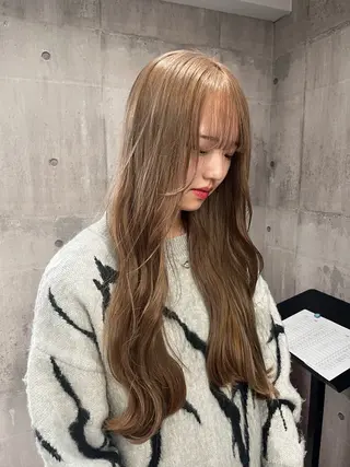 セミロング カラー 🎨𖥔ׁTOMO♡ ゆるふわハイトーンのヘアスタイル