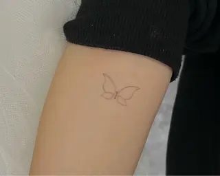 Ray. ちゅるん系ニュアンスのネイルデザイン