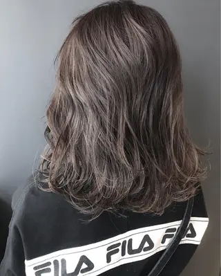 ミディアム カラー BOX mico.のヘアスタイル