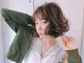 ミディアム anB ハルカのヘアスタイル