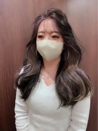 ロング 安井 貞好のヘアスタイル