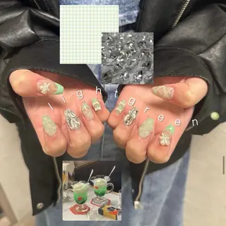 ネイル 𝙉𝙖𝙤🍓꒦꒷ Y2K / 韓国風のネイルデザイン