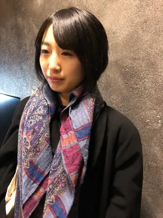 ショート MIOベージュカラー 柔らかいカラーのヘアスタイル