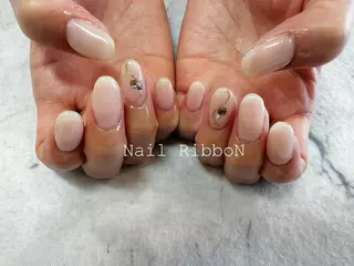 ネイル ネイルリボン 受付スタッフのネイルデザイン