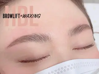 マツエク・マツパ アイブロウ トレヴァーデルチザン inuiのマツエク・マツパデザイン