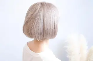 ミディアム カラー Armoire所属・安藤悠里/ハイトーン /デザインカラーのヘアスタイル