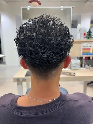 パーマ メンズ メンズパーマ/ スパイキー/フェードのヘアスタイル