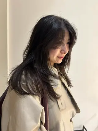 ミディアム 吉田 愛美のヘアスタイル