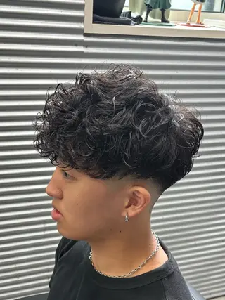 パーマ メンズ 波巻き/ツイスパ/ 短髪/鈴木俊也のヘアスタイル