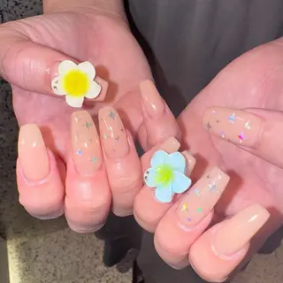 ネイル RIEKO🍒 ワンホン♡推しネイルのネイルデザイン