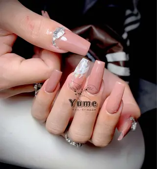 ミディアム トウイ nailのネイルデザイン