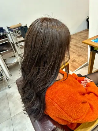 セミロング カラー lico×little大通所属・あみ 🐷のヘアスタイル