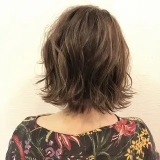 ミディアム カラー 平川 友希子のヘアスタイル