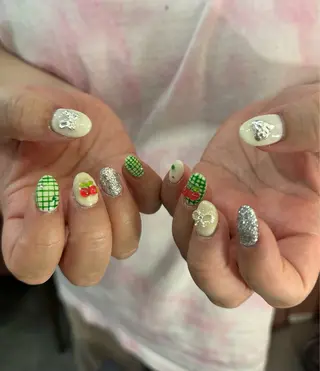 ネイル LAVISH nanamiのネイルデザイン