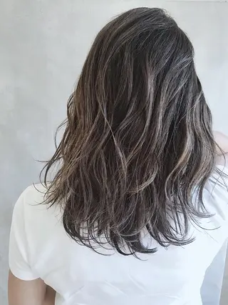 ミディアム カラー MOU namba ムウナンバのヘアスタイル