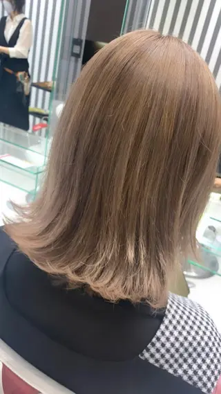 ミディアム カラー Eir-LUXE-所属・Eir-LUXE- 代表　鈴木翔平のヘアスタイル