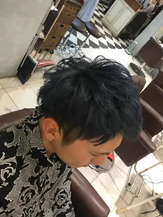 ショート カラー メンズ ブリーチカラー🌈 嘉名 真樹のヘアスタイル