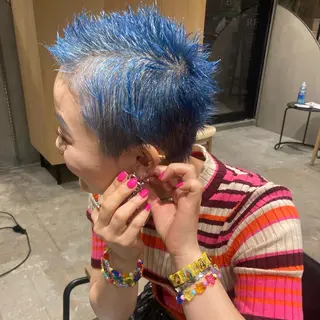ショート カラー 🌈圧倒的デザイン力 内井省吾のヘアスタイル