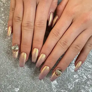 ネイル VIERU 🌈🎀💖のネイルデザイン